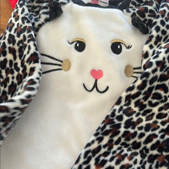 Penelope Mack Red and White Animal Print Kids plush sweaters so cute - Picture 6 of 10